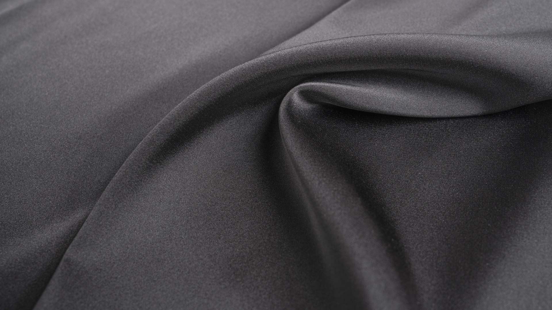 積極參與行(xíng)業(yè)标準制(zhì)定，推動優質針織面料行(xíng)業(yè)規範化(huà)發展